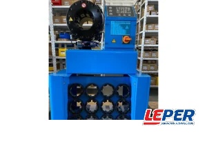 Abrochadora de mangueras hidráulicas hasta 2″ Panel de comando digital- YUBEN